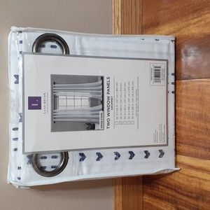 New Lush Decor two window panels (light filtering)